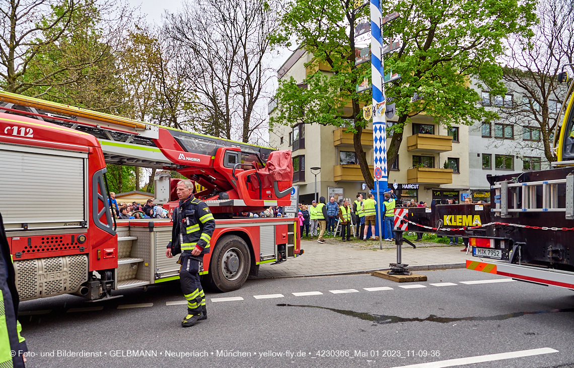 01.05.2023 - Maibaumaufstellung in Berg am Laim